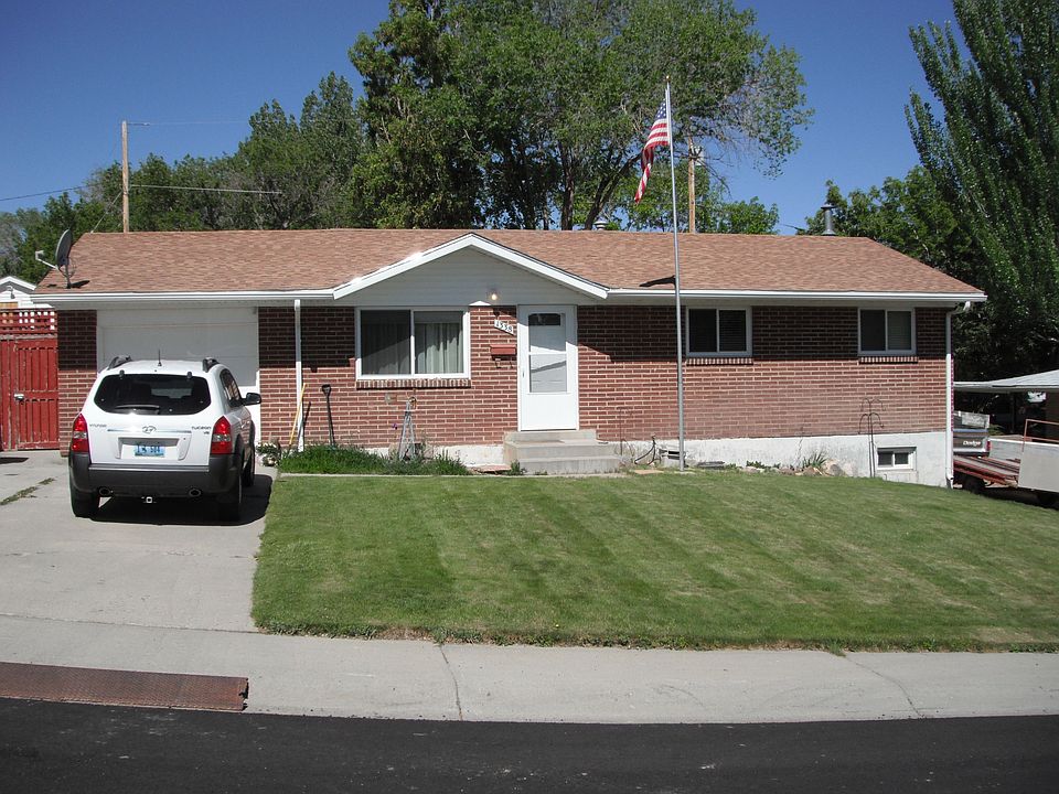 1st image of 1338 Carbon St