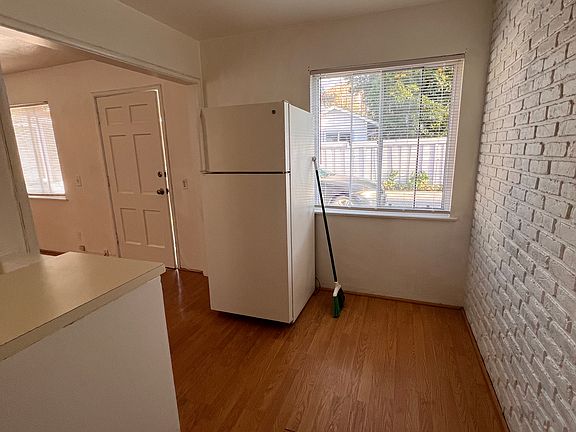 5th image of 1220 6th Ave #B