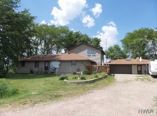 1609 250th St, Salix, IA 51052