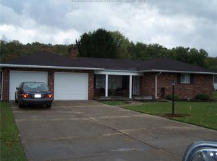 254 Lova St, Mason, WV 25260