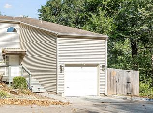 2411 N Bronze Tree Dr, Fayetteville, AR 72703