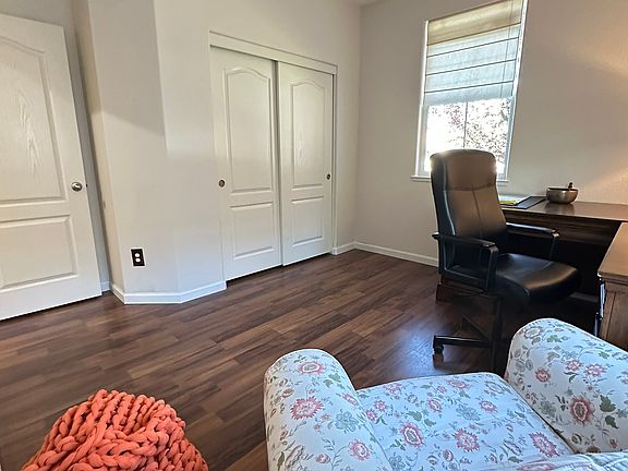 5th image of 1922 Erickson Way