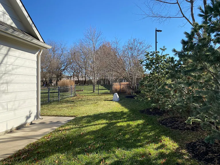 607 Havenwood Ct — Photo 35