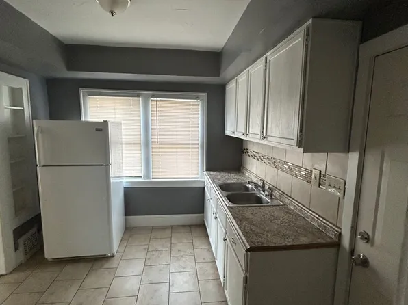 4720 Rockwood Rd, Garfield Heights, OH 44125