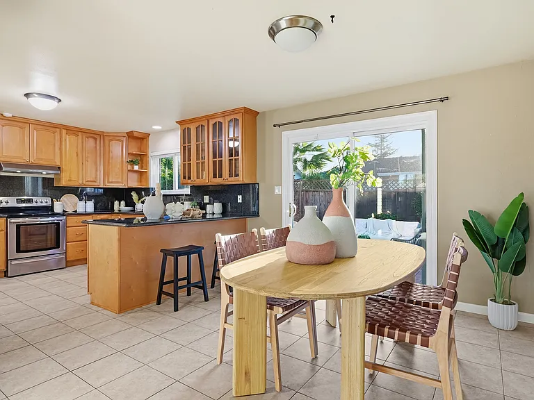 1307 Centennial Ct — Photo 8