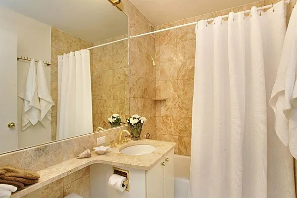 Rented by Keller Williams NYC | media 14