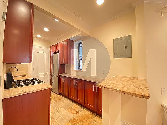 3rd image of 314 E 62nd St APT 3D