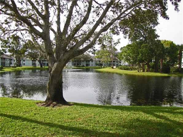 125 WADING BIRD CIR #106, NAPLES, FL 34110
