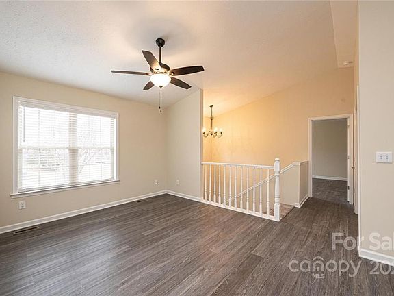 5th image of 3271 Capital Ct