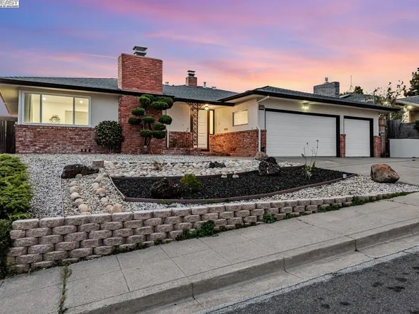 2475 Harborview Dr, San Leandro, CA 94577