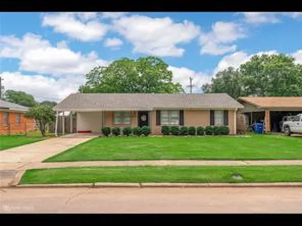2416 Belle Grove Dr, Bossier City, LA 71111