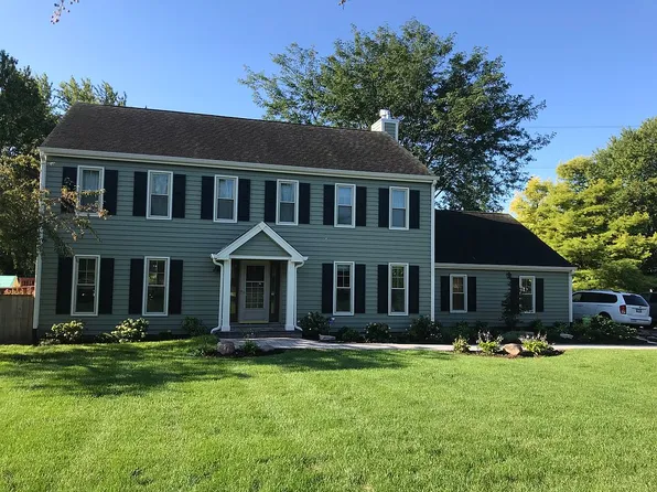 39W365 Hogan Hl, Elgin, IL 60124