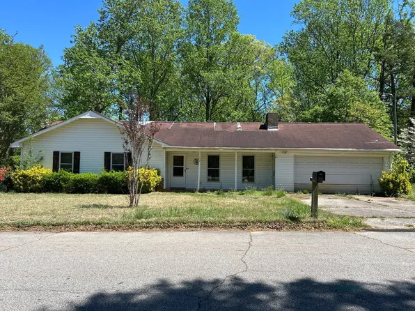 139 Willowood Dr, Spartanburg, SC 29303