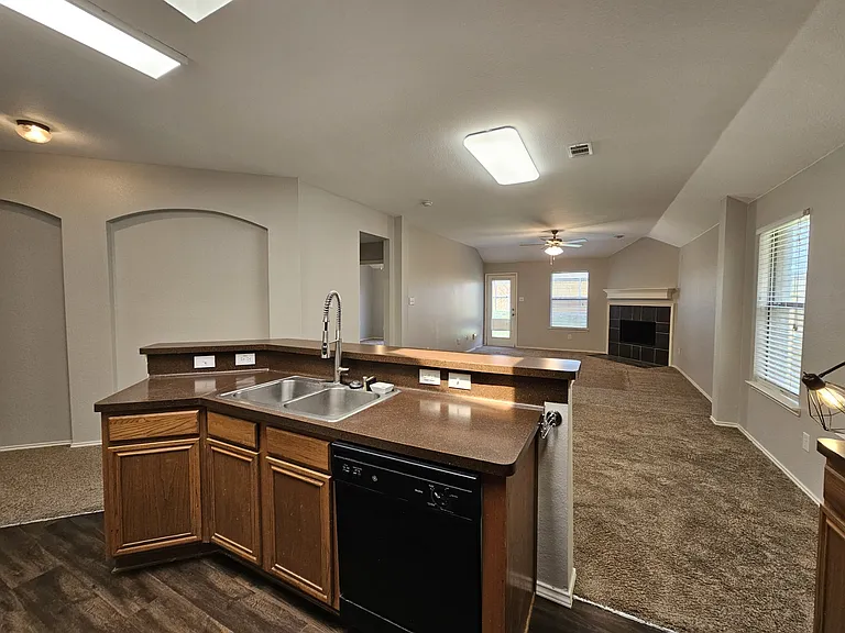 3200 Hoover Dr — Photo 7