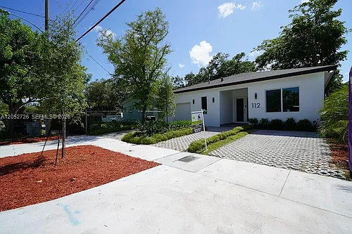 112 NW 24th Ct Photo 1