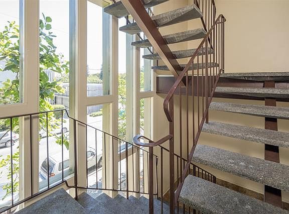 3rd image of 1614 Hudson St APT 103
