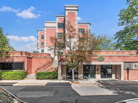 2nd image of 101 Sheldrake Place #20