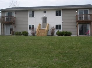 560 Whispering Ln APT 1, Hastings, MN 55033