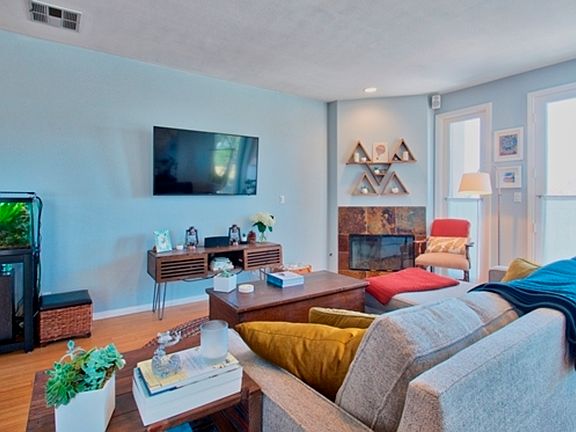 4th image of 1506 Corinth Ave APT 301