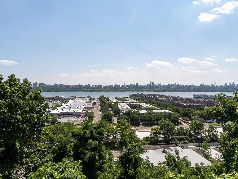 300 Gorge Rd #2 — Photo 11