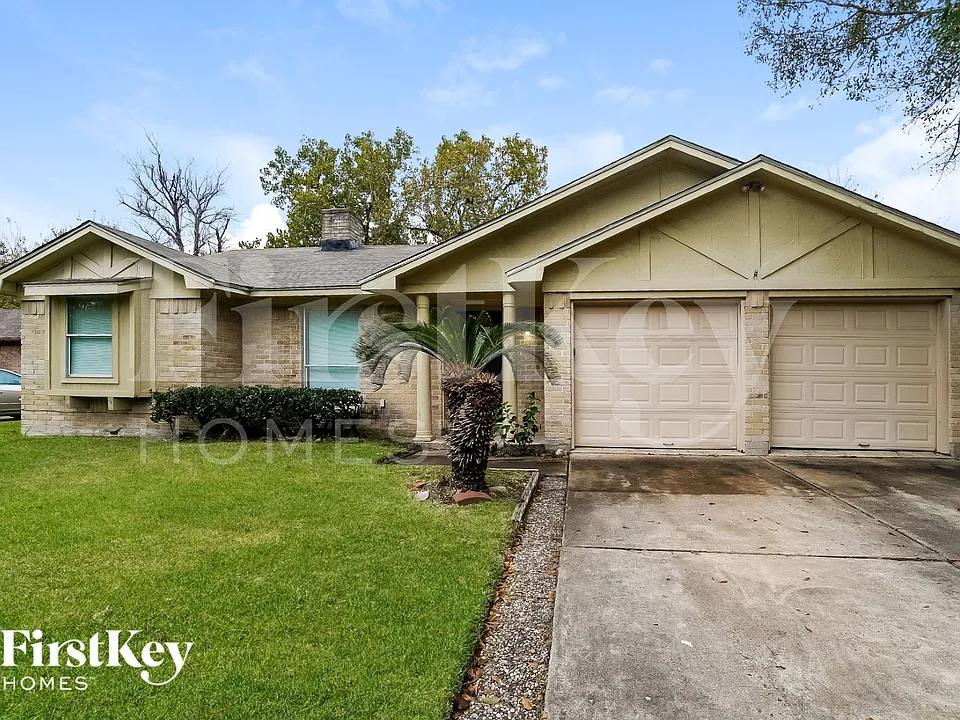 6914 Leandra Dr