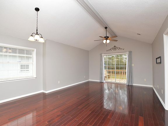 3rd image of 2747 Tyndall Dr