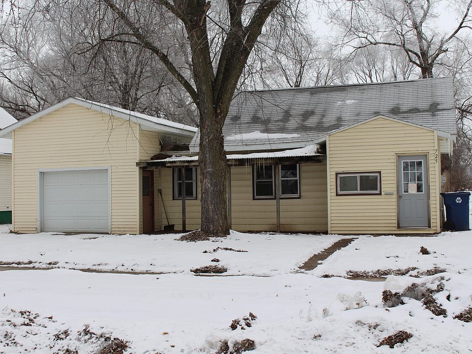 1st image of 725 E 7th St