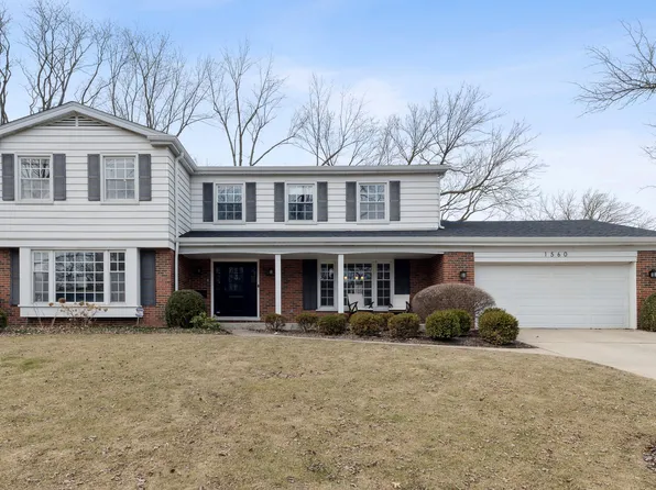 1560 Wincanton Dr, Deerfield, IL 60015