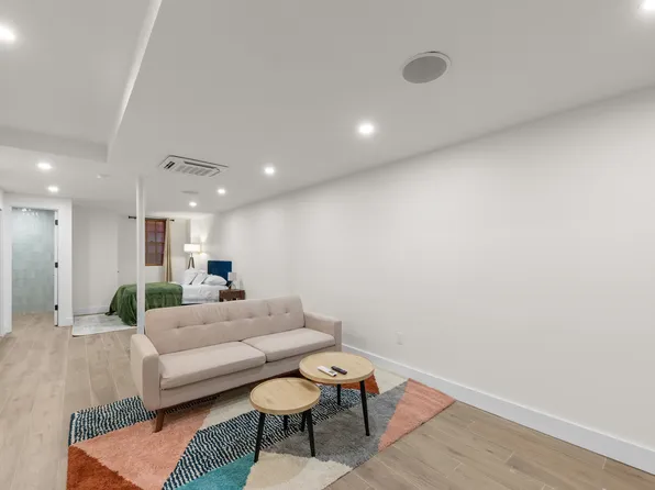 10 Hausman Street image 11 of 30