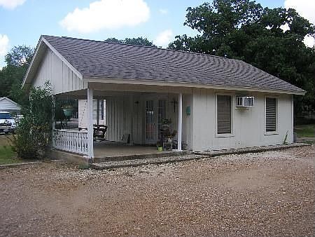 2nd image of 806B Newton Rd