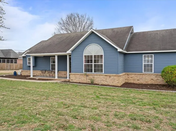 195 J E Blaydes Pkwy, Atoka, TN 38004