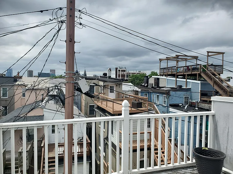 230 S Durham St — Photo 17