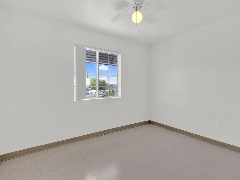 2302 W Colter St — Photo 70