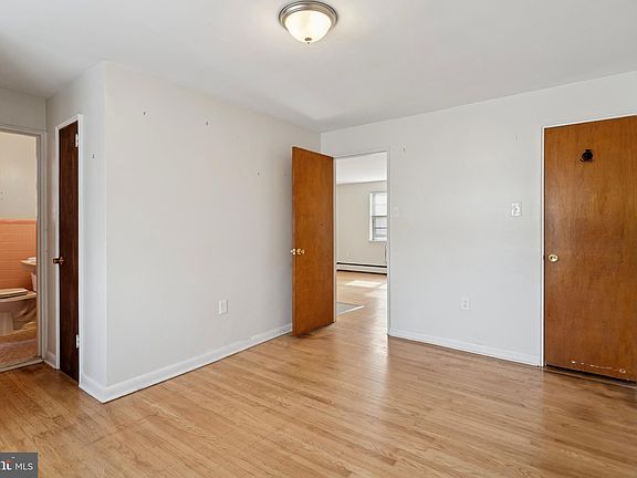 5th image of 5914 Houghton St