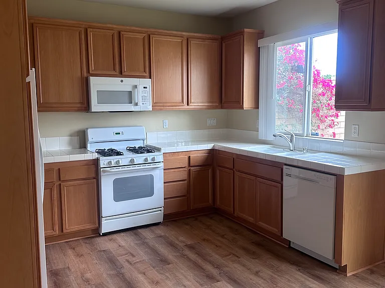 102 Shoreline Dr — Photo 18
