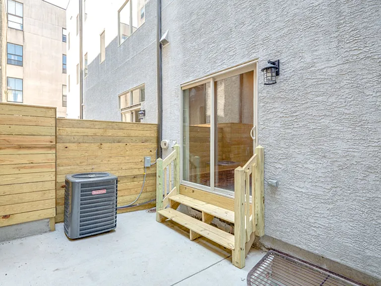 13 Bank St — Photo 10