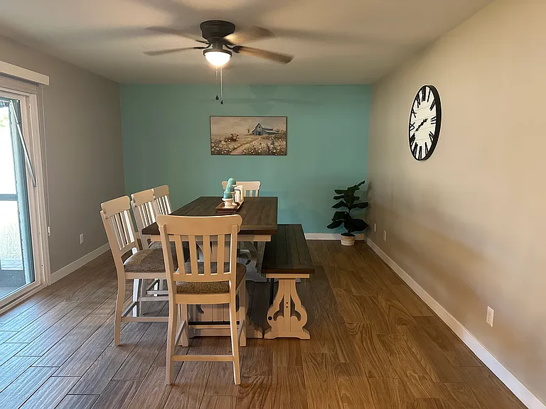 1814 W Kerry Ln — Photo 12