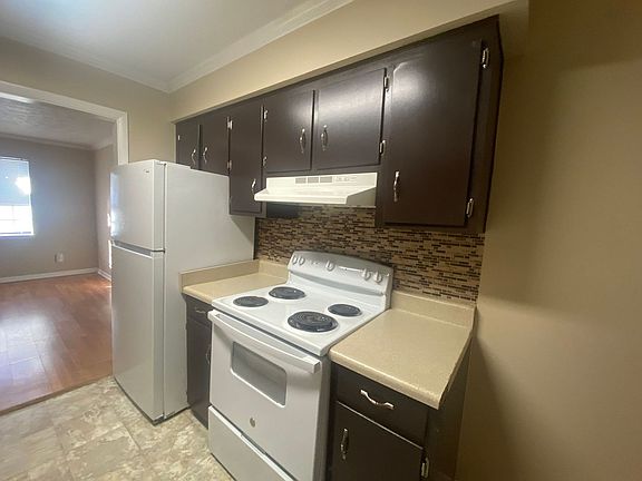 4th image of 6707 E Highway 22 #F