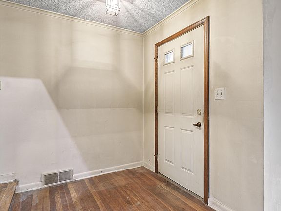 3rd image of 528 Hane Ave