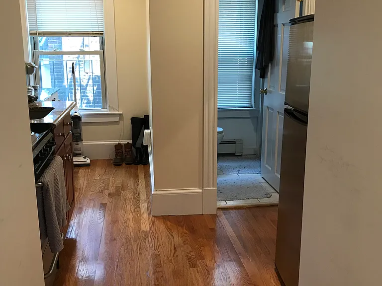 44 Irving St #2 — Photo 3