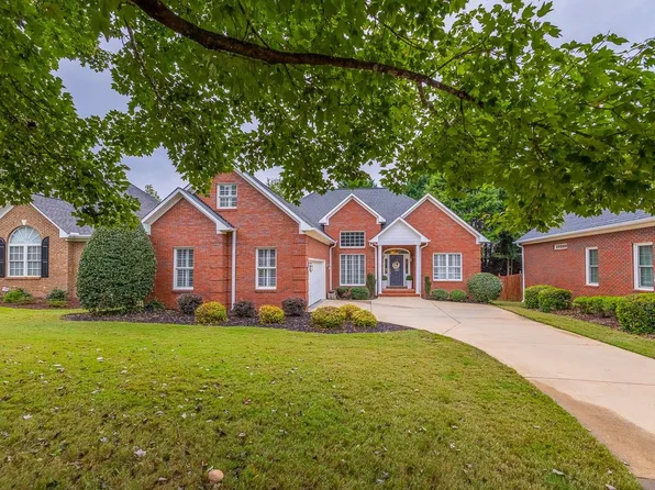 656 Amesbury Ln, Spartanburg, SC 29301