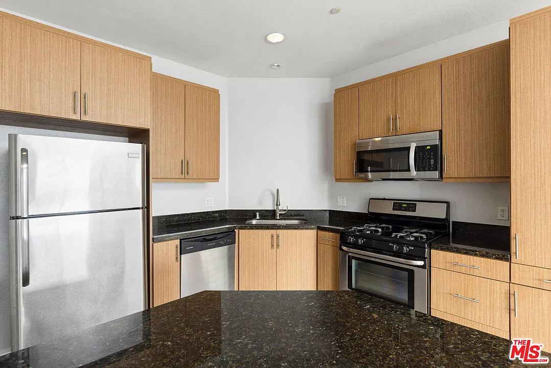 1408 W Washington Blvd — Photo 3