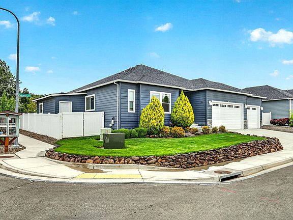 4th image of 1723 Luxor Ln