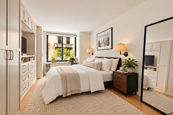 Bedroom, photo 1
