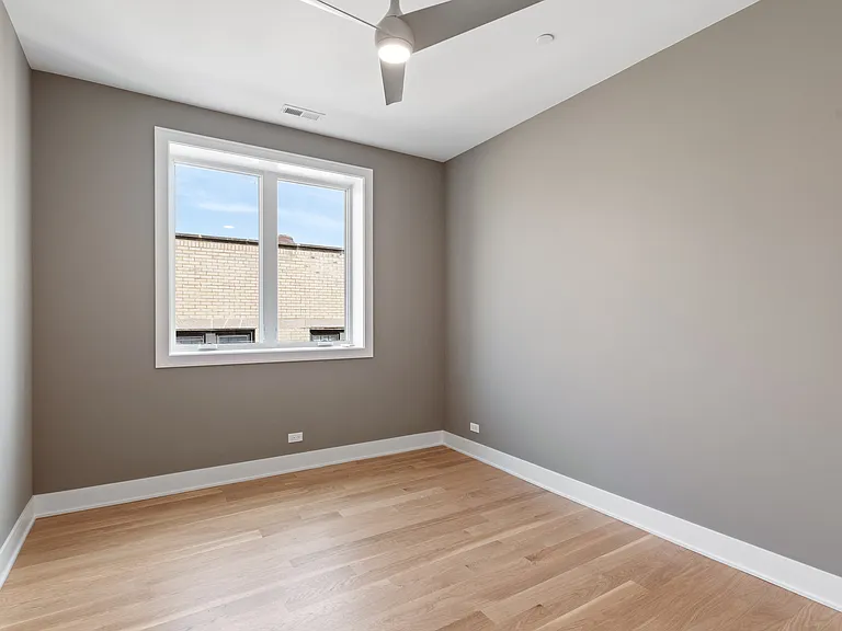 4861 N Hermitage Ave — Photo 19