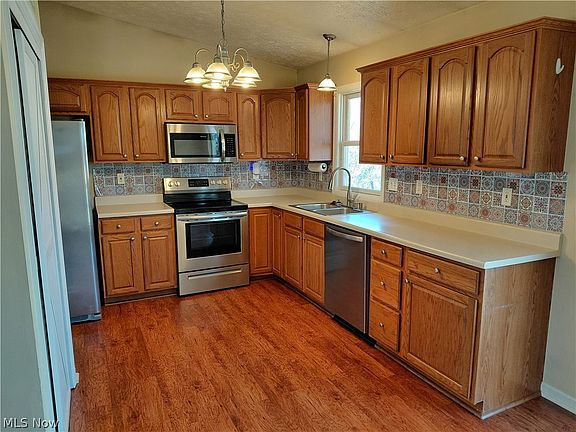 4th image of 482 Bantam Ridge Rd