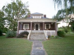 1818 Old Boones Creek Rd, Gray, TN 37615