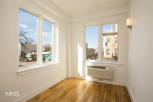 Rented by MNS Marketing | media 23