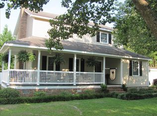 422 Chippenham Ln, Florence, SC 29501
