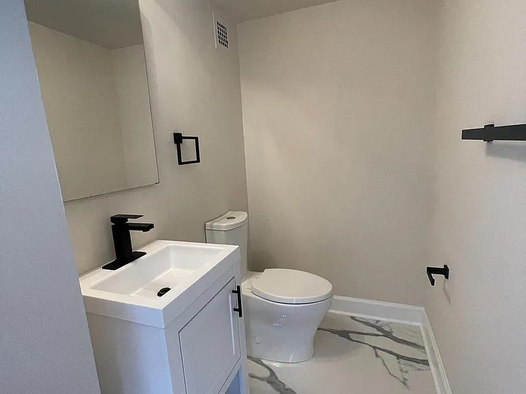 6139 Leesburg Pike #107 — Photo 16